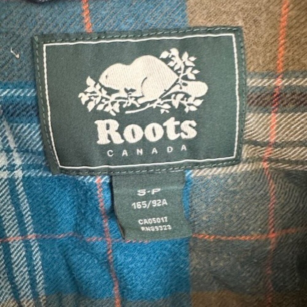 Mens Roots Canada small plaid shirt. 100% cotton - Picture 3 of 6